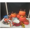 Image 2 : 7 Pumpkin-Shaped Baskets, Royal Doulton Dish, Towels, Gas Hose, Spoon