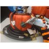 Image 6 : 7 Pumpkin-Shaped Baskets, Royal Doulton Dish, Towels, Gas Hose, Spoon