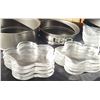 Image 3 : Bakeware, Glass Bowls, Flatware, Knife Set, Harman Table Runner
