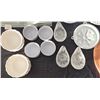 Image 5 : Bakeware, Glass Bowls, Flatware, Knife Set, Harman Table Runner