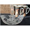 Image 9 : Hallmark Snowman Plate, 4 Mugs, Glass Pieces, Reindeer Shakers