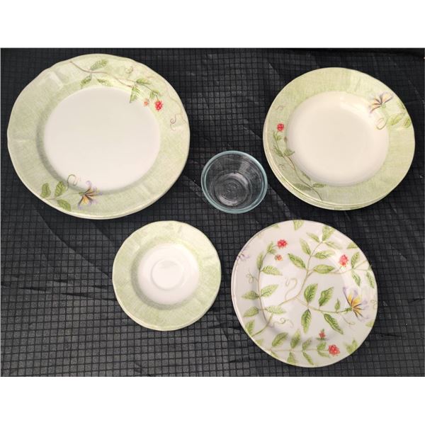 Bowring Porcelain Dinnerware Set, Floral Pattern, 20 Pieces