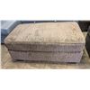 Image 1 : ONSITE: ASHLEY OLIN OTTOMAN