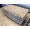 Image 2 : ONSITE: ASHLEY OLIN OTTOMAN