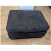 Image 1 : ONSITE: ASHLEY WIXON OTTOMAN