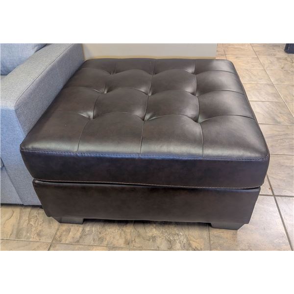 ONSITE: ASHLEY DONLEN OVERSIZED ACCENT OTTOMAN