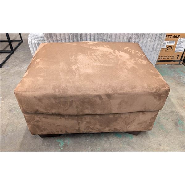ONSITE: ASHLEY DARCY MOCHA OTTOMAN