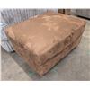 Image 2 : ONSITE: ASHLEY DARCY MOCHA OTTOMAN