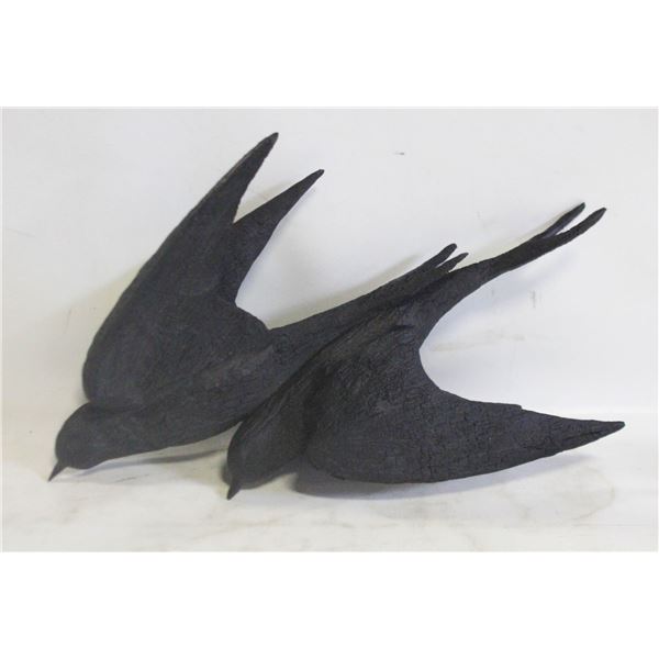 WOODEN BIRDS WALL ORNAMENT