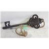 Image 1 : CAST IRON KEY DECOR