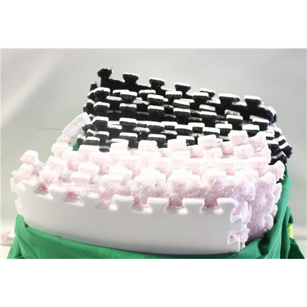 SET OF PNK AND BLACK INTERLOCKING FLOOR