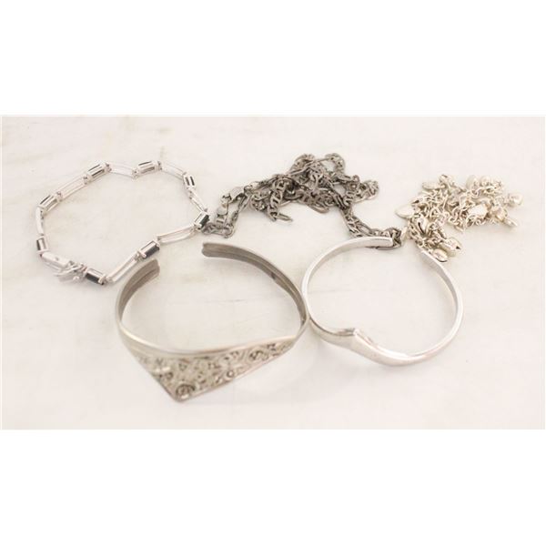 ESTATE SILVER JEWELRY IN BOX ALL TOGETHER