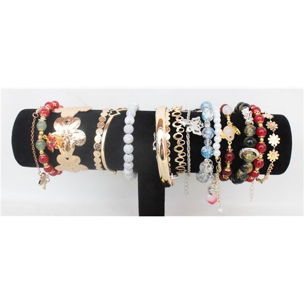 NEW JEWELRY ORGANIZER WITH 16 BRACELETS