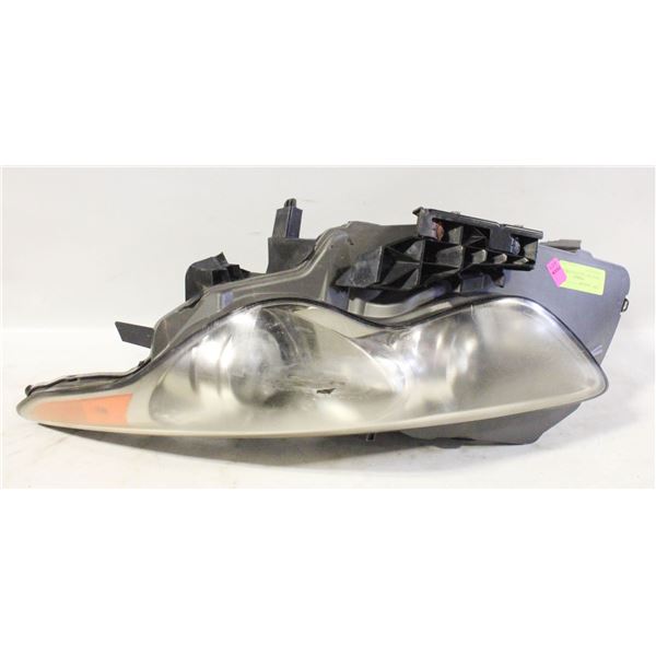 DRIVE SIDE  2009 INFINITI FX50 HEAD LIGHT