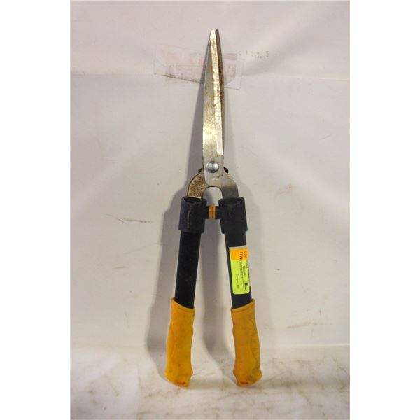 FISKARS TREE PRUNERS