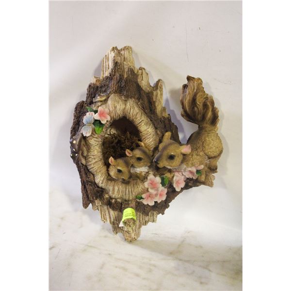 SQUIRREL NEST WALL HANG HOME ACCENT DÉCOR
