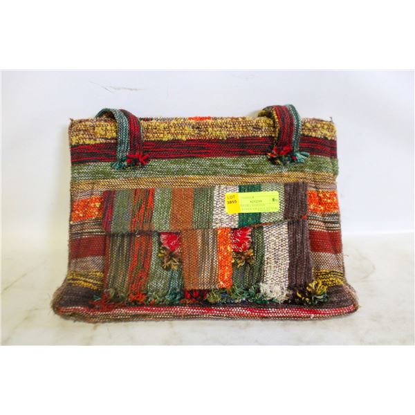 AU TERROIR CANADIAN HAND-WOVEN VINTAGE AS NEW BAG