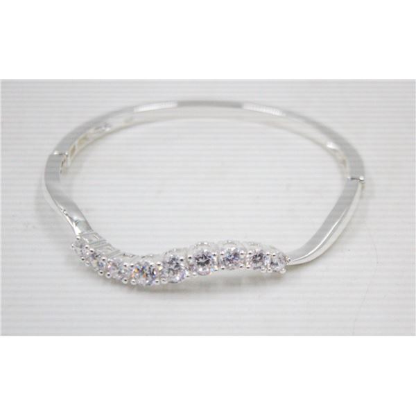 NEW RHINESTONE BRACELET