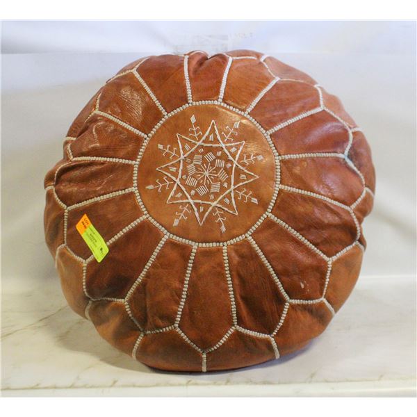 VINTAGE LEATHER POUF