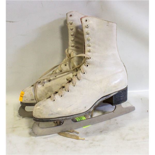 LADIES SIZE 10 FIGURE SKATES