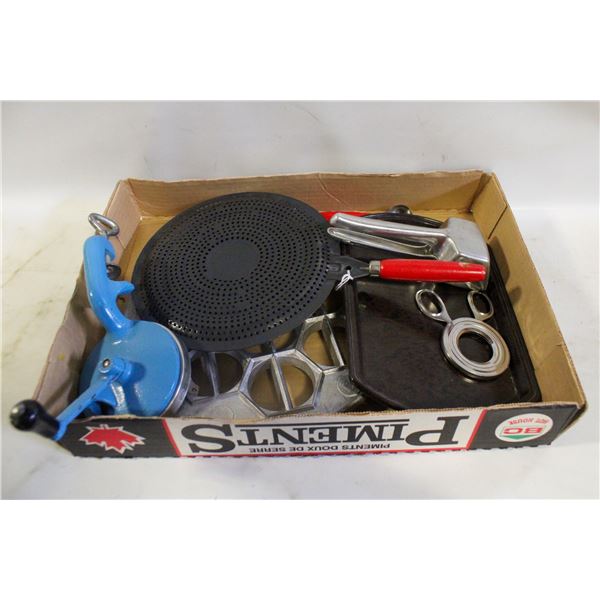 VINTAGE KITCHEN ITEMS - BEAN CUTTER,BALLER,TRIVETS