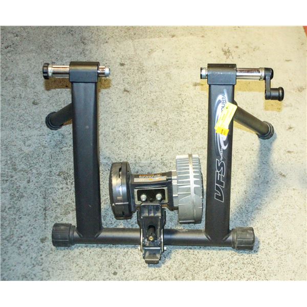 MINOURA VFS INDOOR BIKE TRAINER