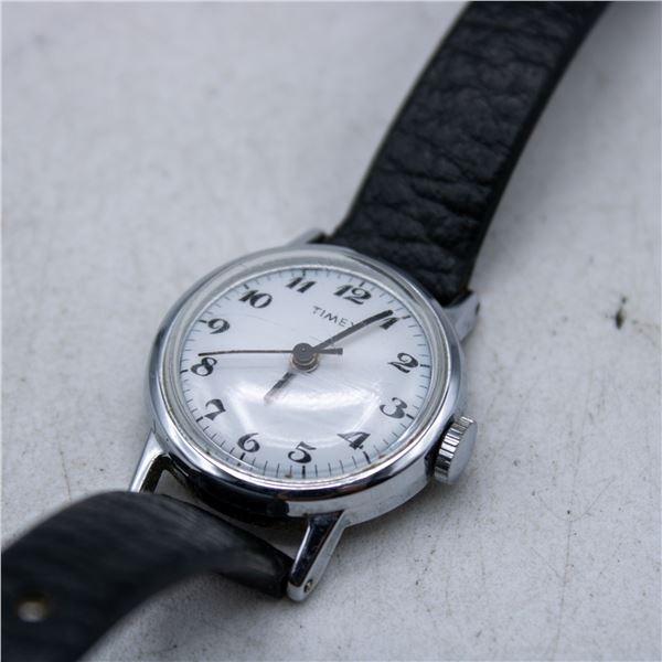 VINTAGE LADIES TIMEX MECHANICAL WATCH NEEDS STRAP