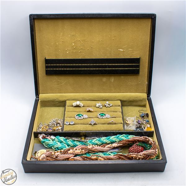 JEWELLERY BOX WITH PENDANTS, EARRINGS, RINGS,