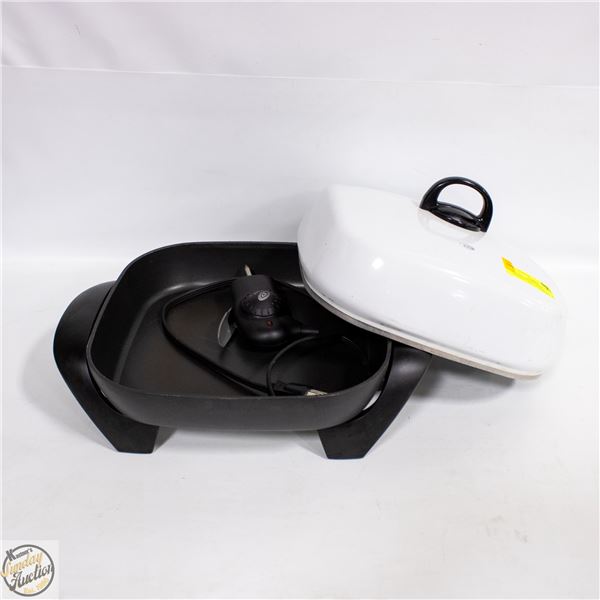 ELECTRIC SKILLET WITH TEMPERATURE CONTROL