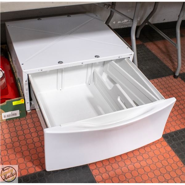 KENMORE LAUNDRY PEDESTAL 25IN X 27IN