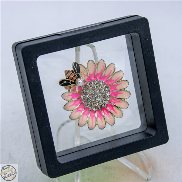 NEW FLOWER BROOCH 3D WITH BEE AND