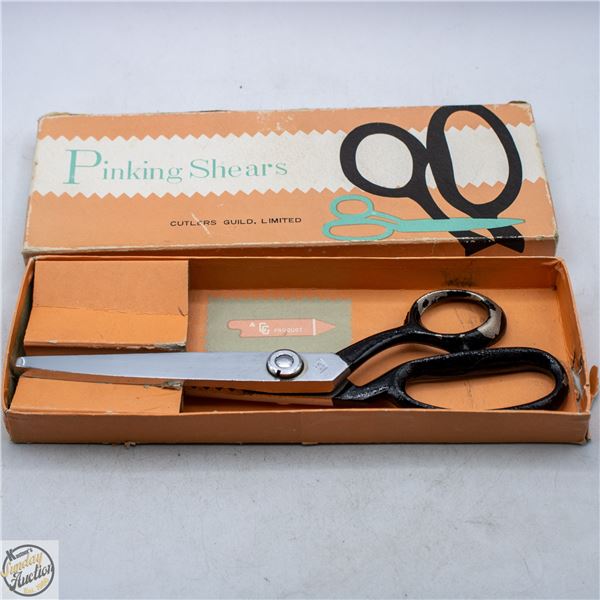 VINTAGE CUTLERS GUILD LIMITED PINKING SHEARS IN