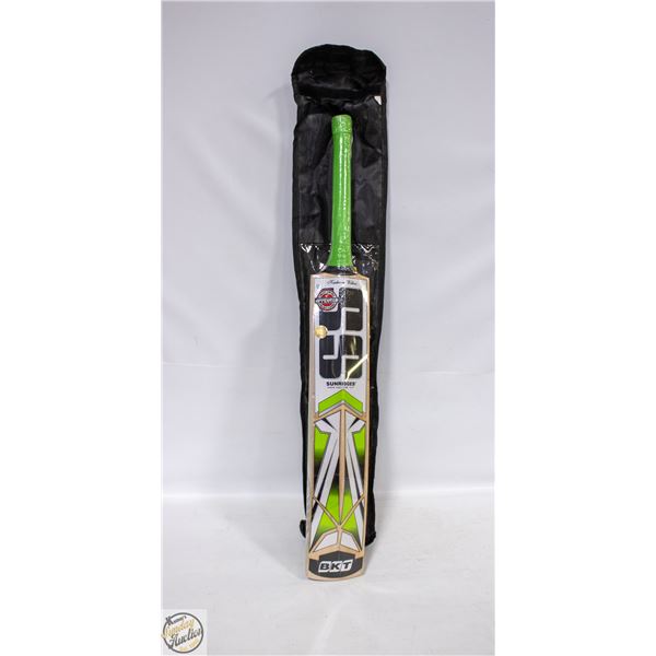 NEW KASHMIR WILLOW CRICKET PADDLE