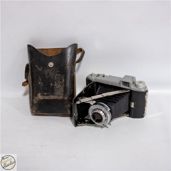 1940S KODAK TOURIST CAMERA WITH ORIGINAL LEATHER