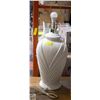 Image 1 : VINTAGE CERAMIC 33" TABLE LAMP
