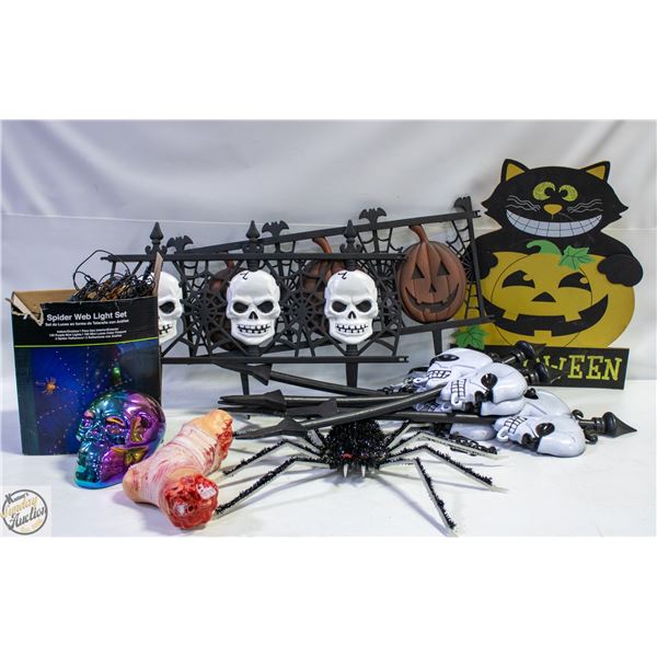 BUNDLE OF HALLOWEEN DECORATIONS