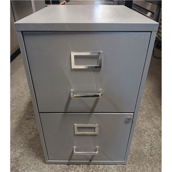 2 DRAWER LOCKING FILING CABINET W/ KEYS
