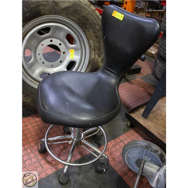 SHOP STOOL HYDRAULIC LIFT ADJUST