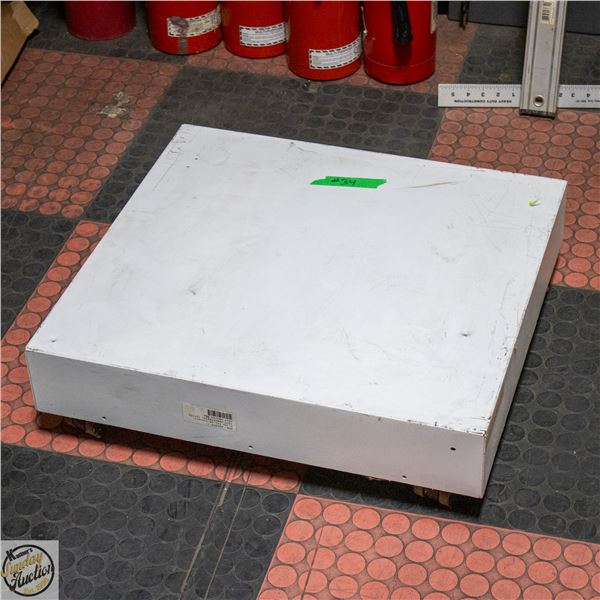CAR SERVICE CART