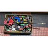 Image 1 : FLAT OF 35 CLAMPS/GRIPS