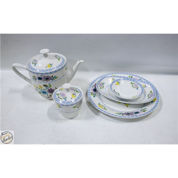 VINTAGE PONTESA CHINAMODA STONEWARE DISHES