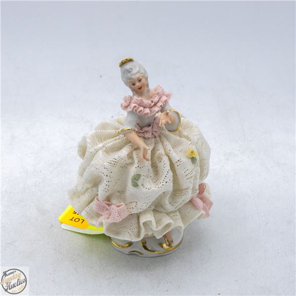 VINTAGE DRESDON PORCELAIN LACE FIGURINE H-5"