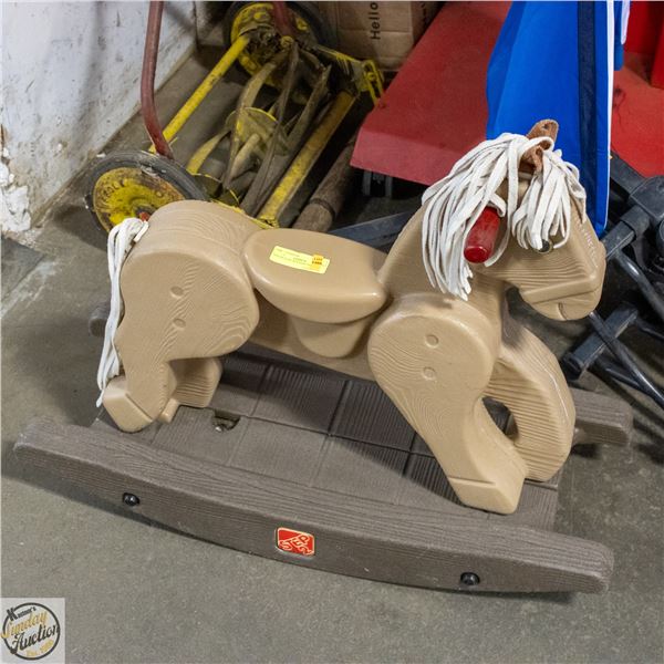 VTG PLASTIC ROCKING HORSE SEAT H-15"