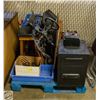 Image 1 : ESTATE PALLET- TOOLS/HARDWARE/CONTAINERS