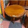 Image 1 : ESTATE FRENCH PROVINCIAL STYLE ROUND