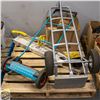 Image 1 : ESTATE PALLET LOT- YARD & GARDEN TOOLS/MISC