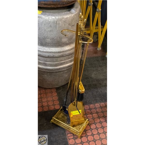 VINTAGE BRASS FIREPLACE TOOL SET W/STAND