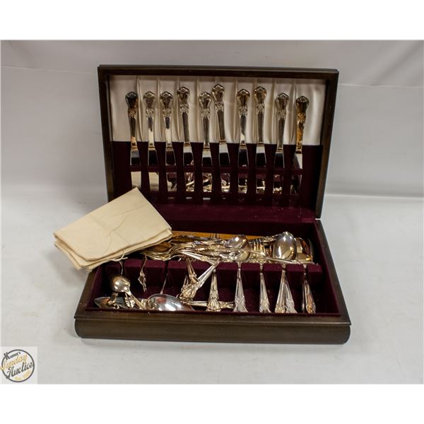 ESTATE SILVER PLATED CUTLERY/UTENSILS SET
