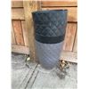 Image 14 : Outdoor Garden Lot with Broil King Gas Barbeque, Planter Boxes, Green Table, Tools and Hose