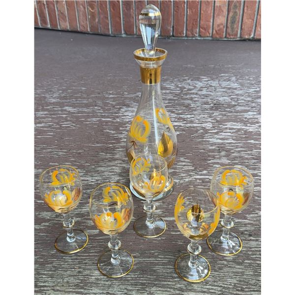 Hand Painted Glass Decanter With Stopper and 5 Matching Cordial Glasses Gold Floral